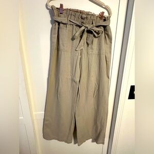 Never Worn Khaki/Linen style Wide Leg Pants with High waist